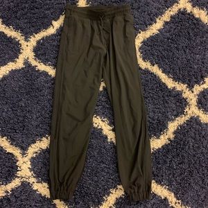 Ivivva black zip up joggers